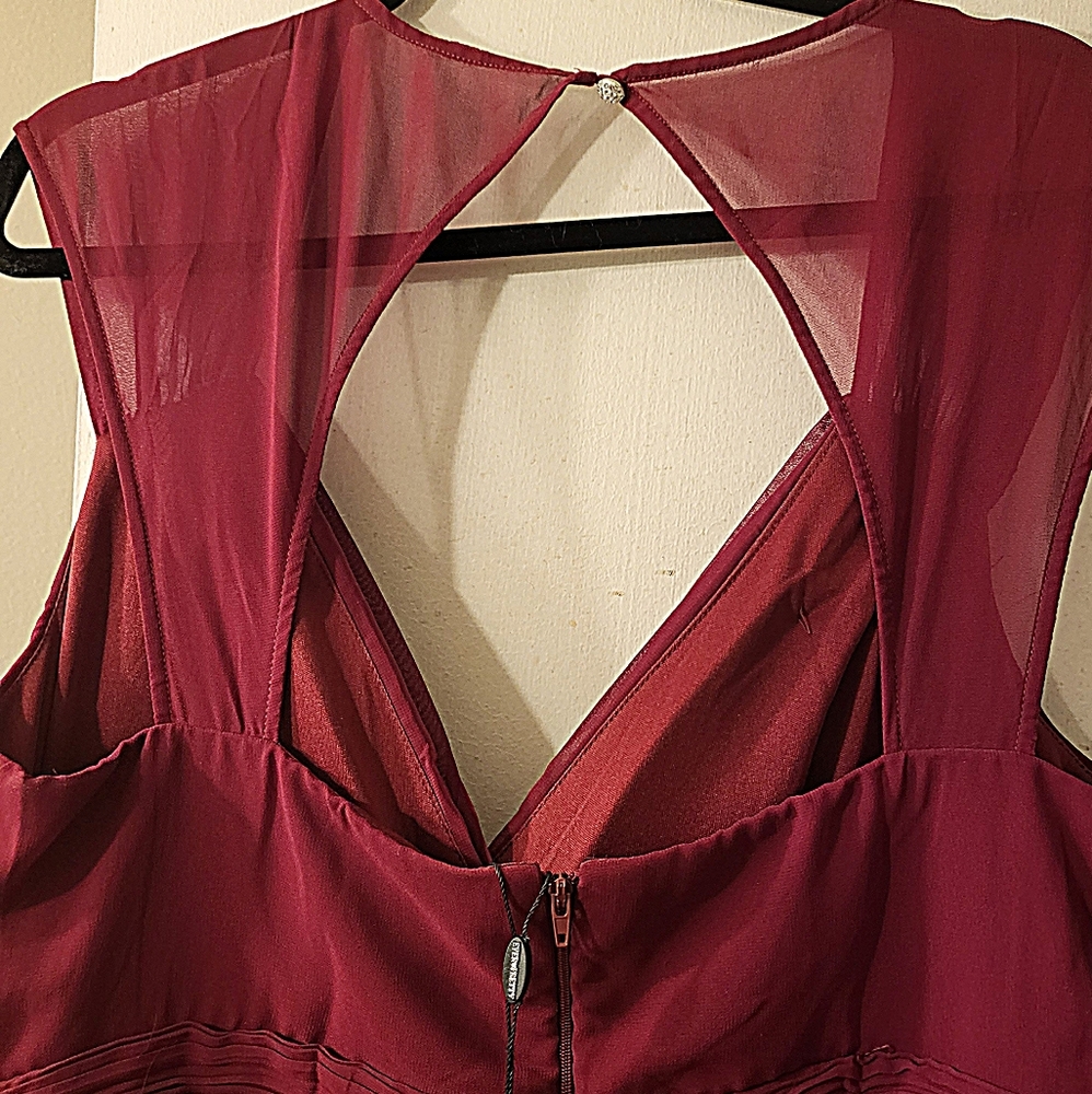 Dress - Picture 3 of 6
